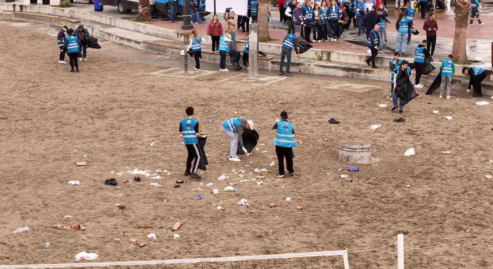 engelli izciler cevreyi kirletenleri trampet ve darbuka calarak protesto etti 7 V2e5dOQc
