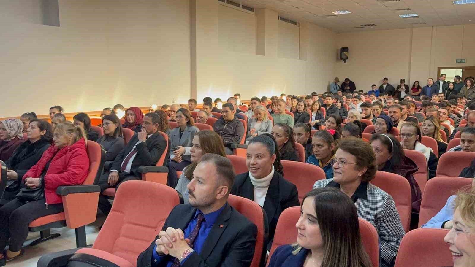 engelli ummuhan ilk kitabini cumhurbaskani erdogana yazdi 3 8ga3f4kY