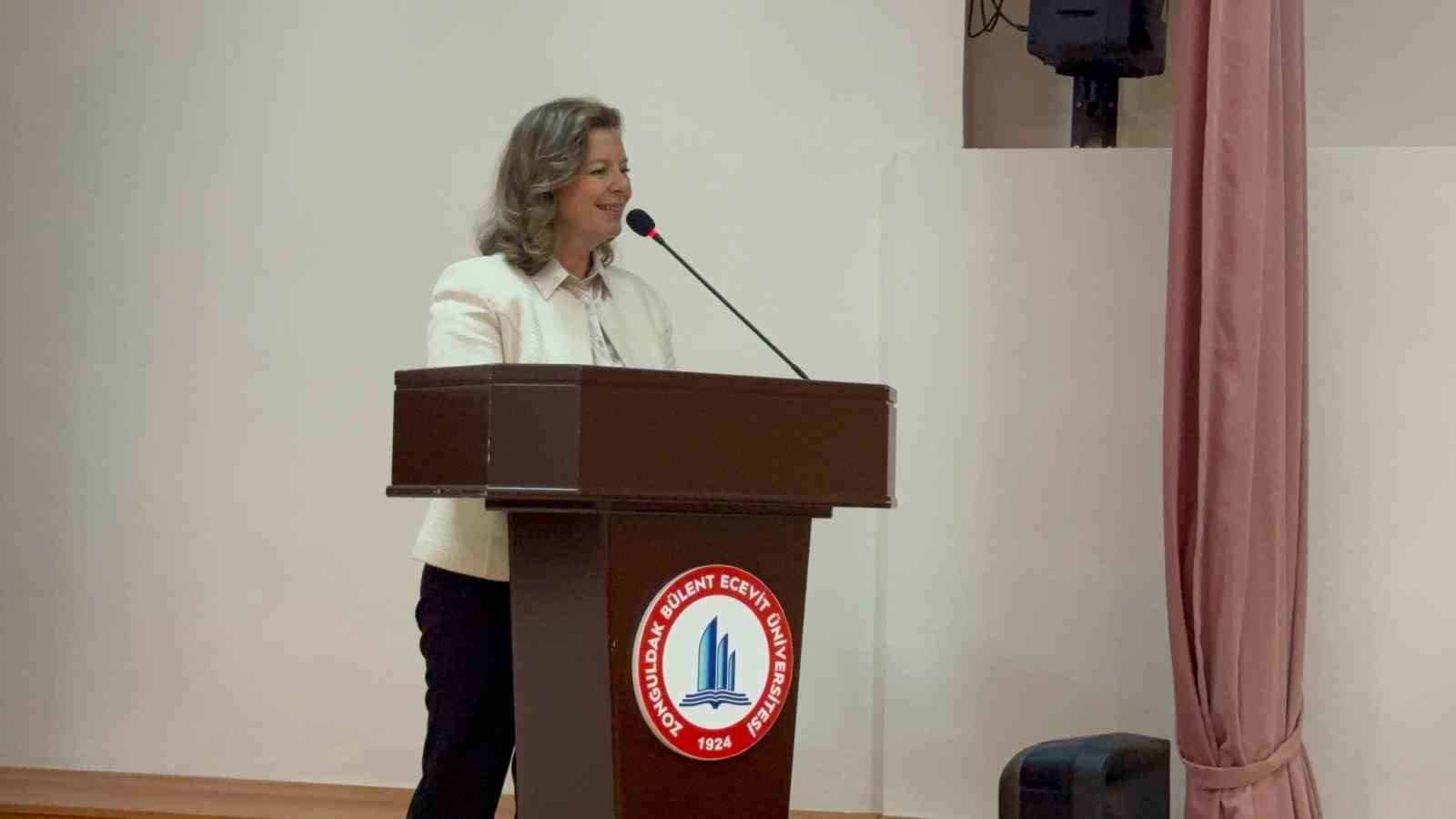 engelli ummuhan ilk kitabini cumhurbaskani erdogana yazdi 5 DLOcMBmA