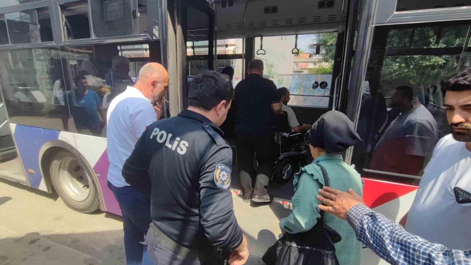 engelli vatandas belediye otobusune polis esliginde binebildi 5