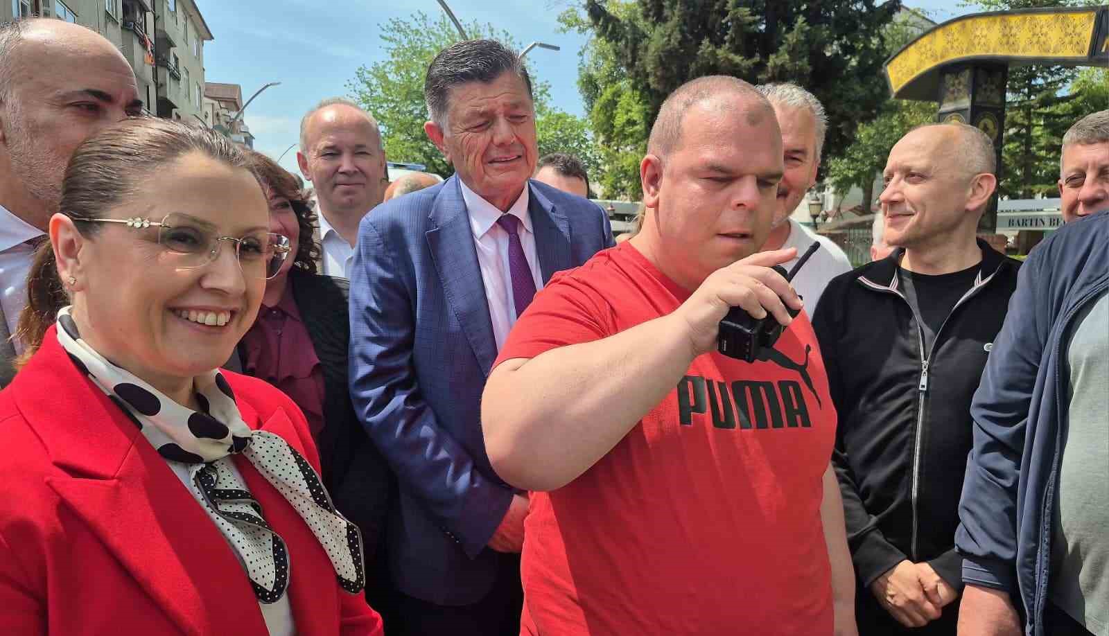 engellilerin yuruyusu down sendromlu dehanin telsiz anonsuyla basladi 0 r5panJIl