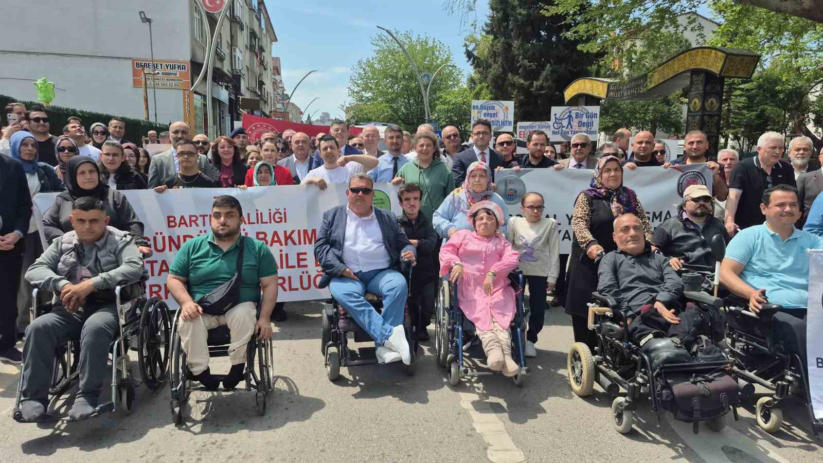 engellilerin yuruyusu down sendromlu dehanin telsiz anonsuyla basladi 1 TGCXHFSi