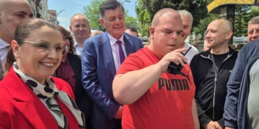 engellilerin-yuruyusu-down-sendromlu-dehanin-telsiz-anonsuyla-basladi-mjnHuHjs.jpg