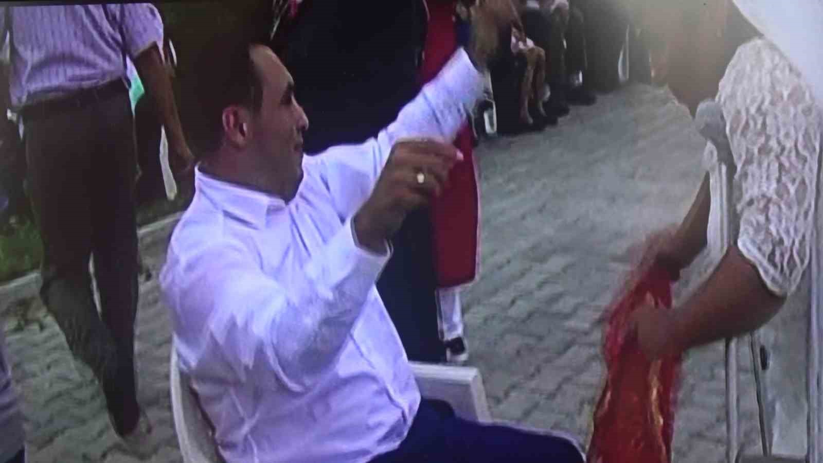 engellisiniz diyenleri evlenerek yapamazsiniz diyenleri zeybek oynayarak susturdular 2 htibkOni