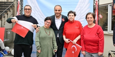 engelsiz-yasam-merkezinde-yeni-egitim-yili-cumhuriyet-coskusu-ile-basladi-eZtM1fEC.jpg
