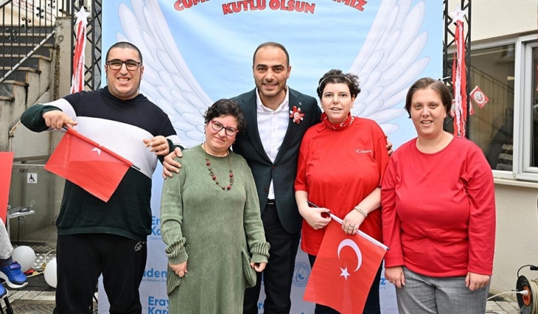 engelsiz-yasam-merkezinde-yeni-egitim-yili-cumhuriyet-coskusu-ile-basladi-eZtM1fEC.jpg