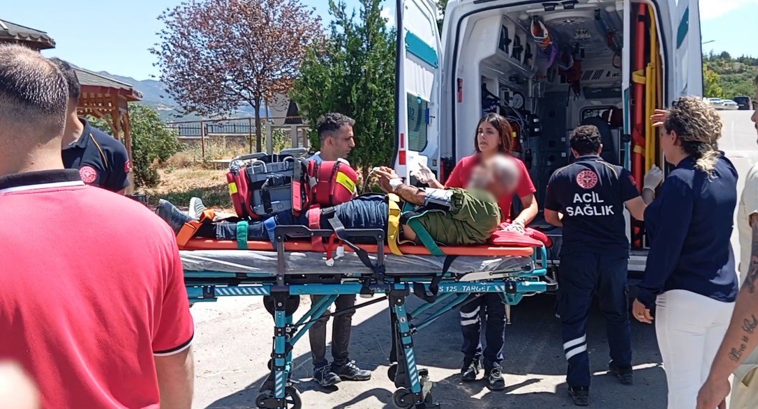 engerek yilaninin isirdigi sahis helikopterle hastaneye kaldirildi 1 DOQWNqAt