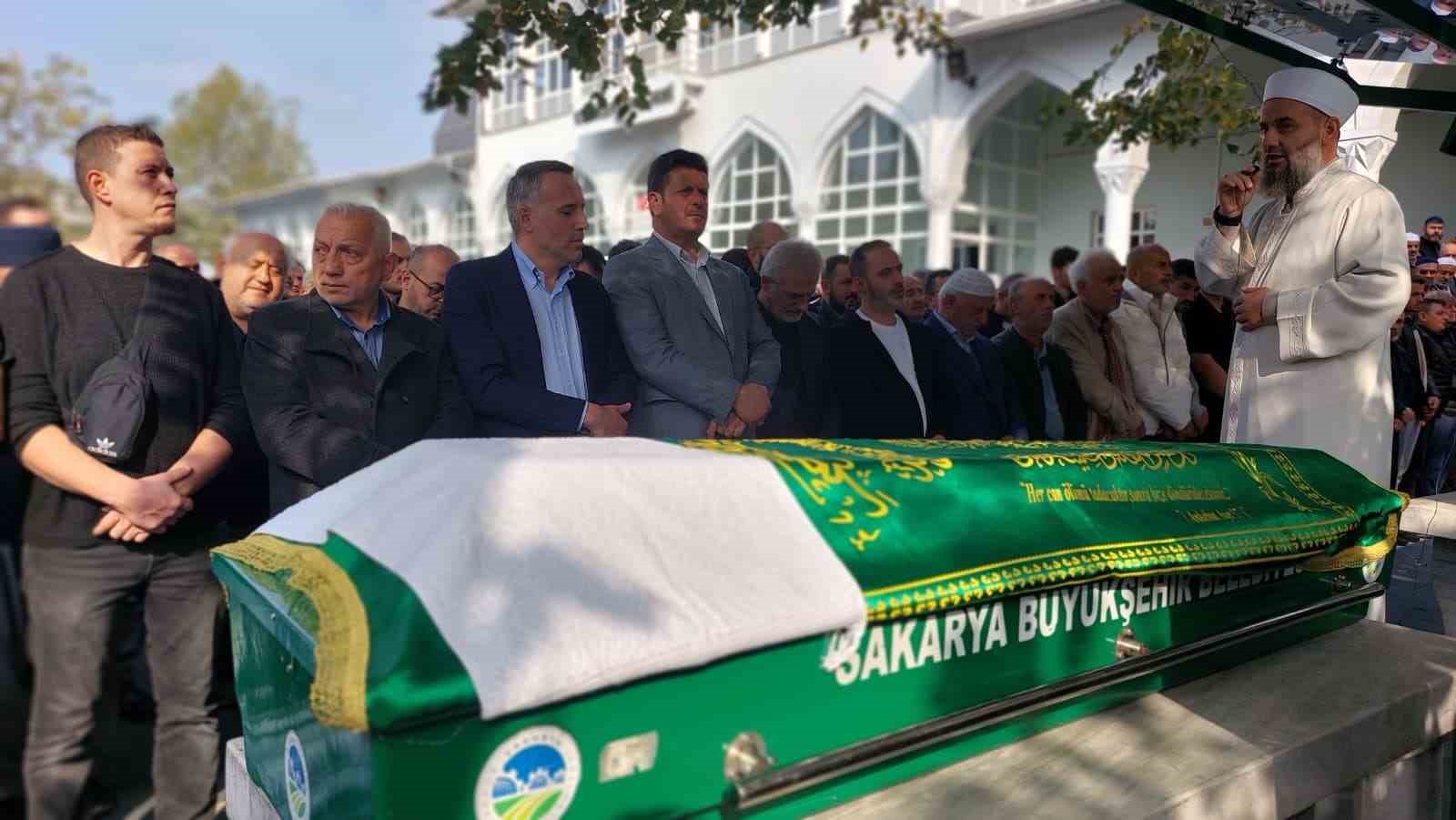 enistesi cansiz bedenini bulmustu son yolculuguna ugurlandi 0 f99a4hKK
