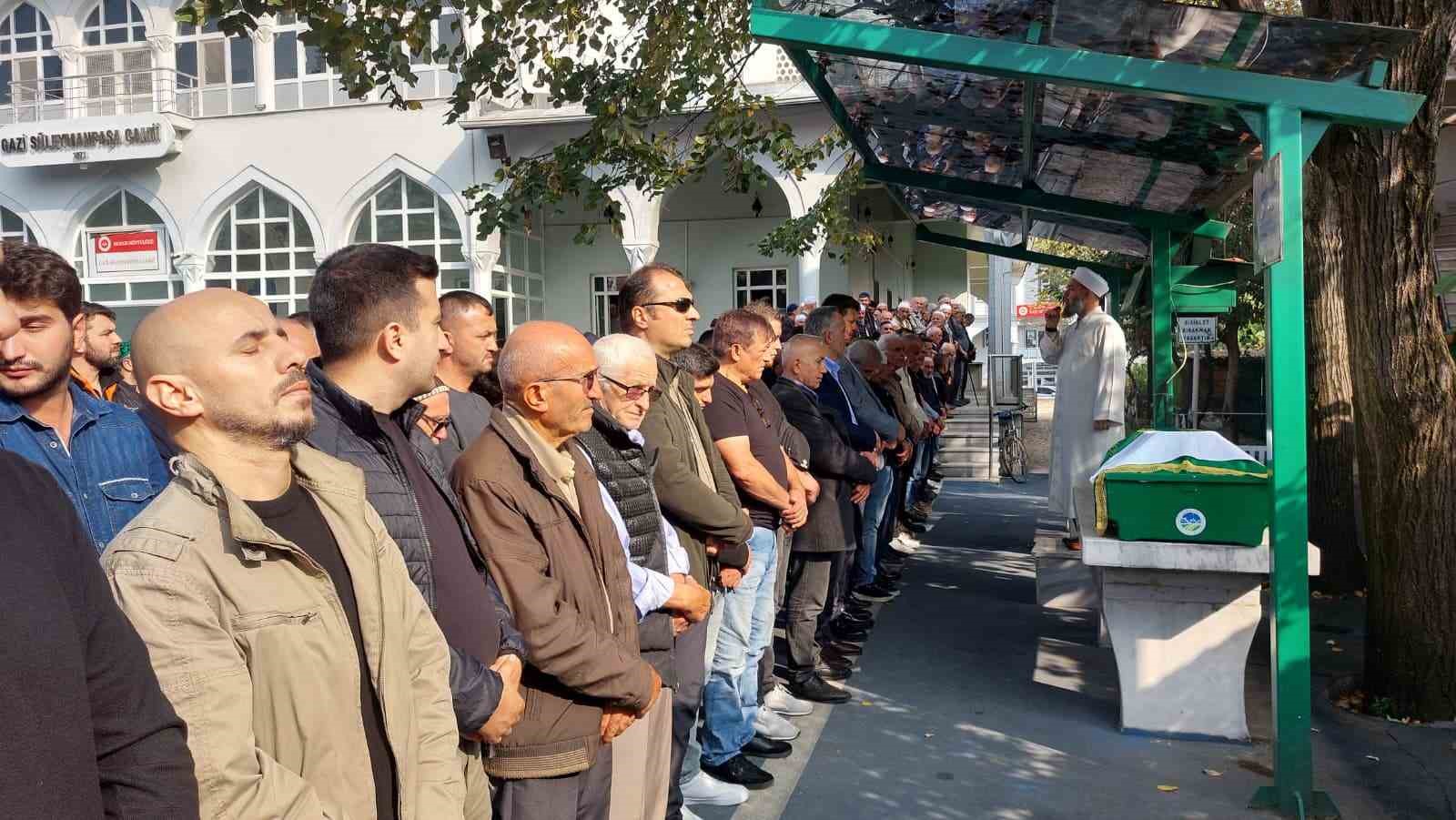 enistesi cansiz bedenini bulmustu son yolculuguna ugurlandi 2 FzSZr4IQ