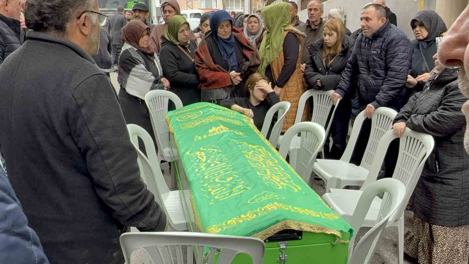 enistesi tarafindan oldurulen kadin icin ailesi gozyasi doktu 2 M5NQUnvp