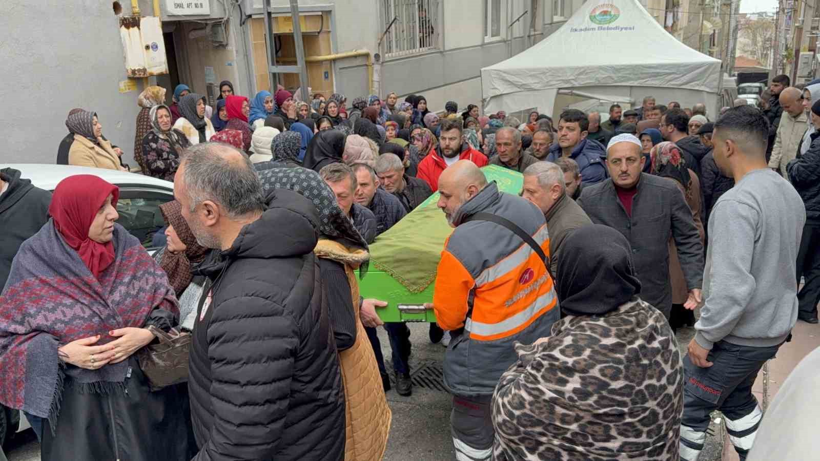 enistesi tarafindan oldurulen kadin icin ailesi gozyasi doktu 5 HbLyyl8L