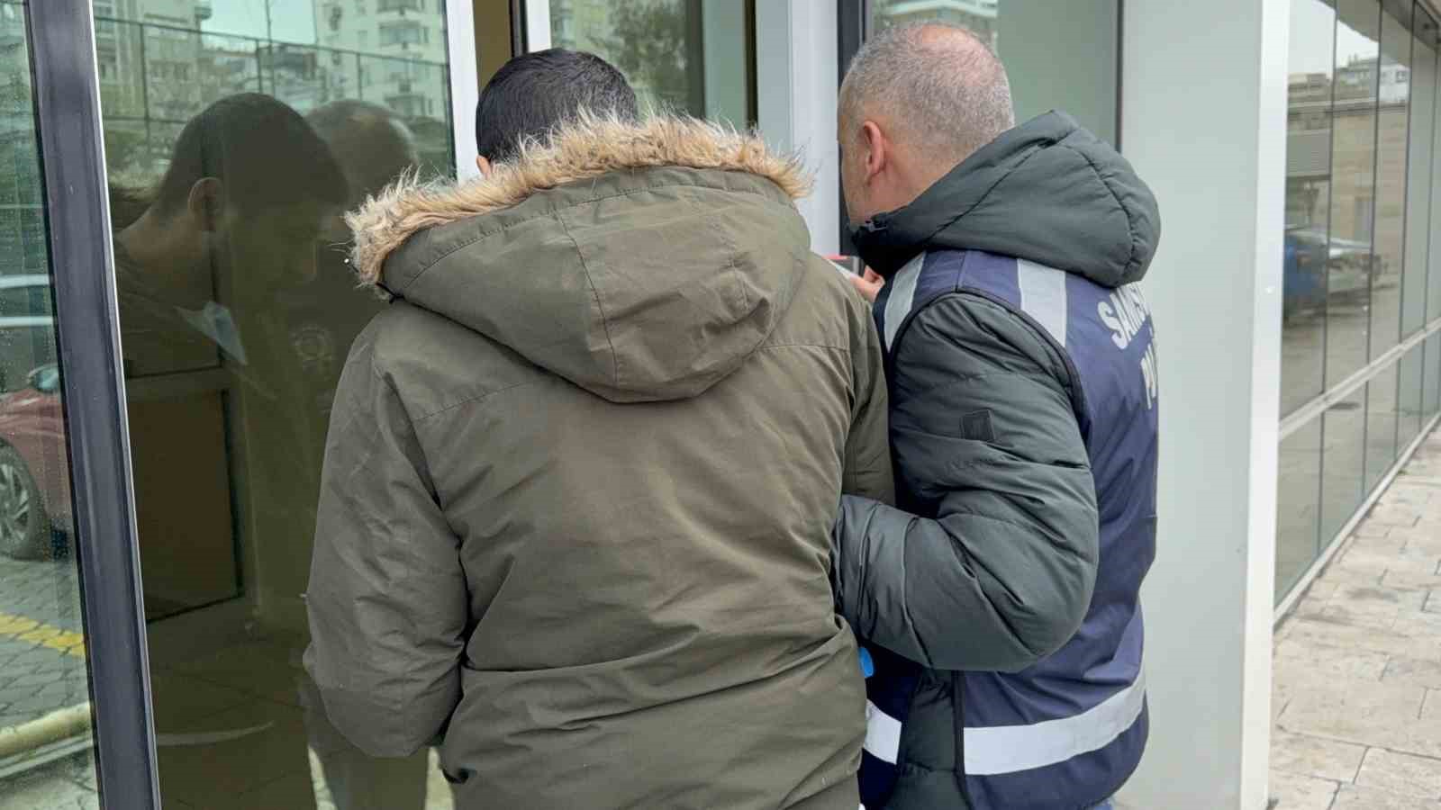 enistesini silahla yaraladi 0 gwj8qH7L
