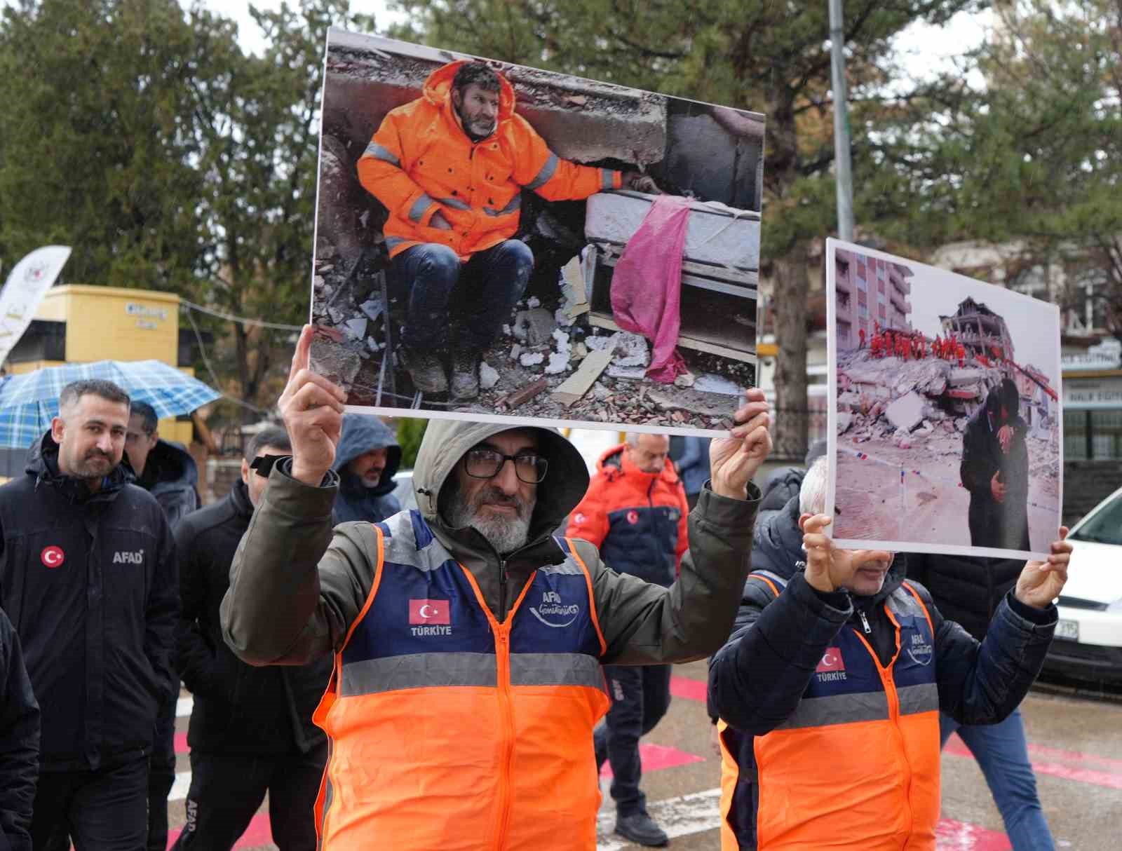 Enkaz altında hafızalara kazınan anlar: "Çay içelim" teklifi ve küçük Zehra’nın kurtuluşu 9 enkaz altinda hafizalara kazinan anlar cay icelim teklifi ve kucuk zehranin kurtulusu 5
