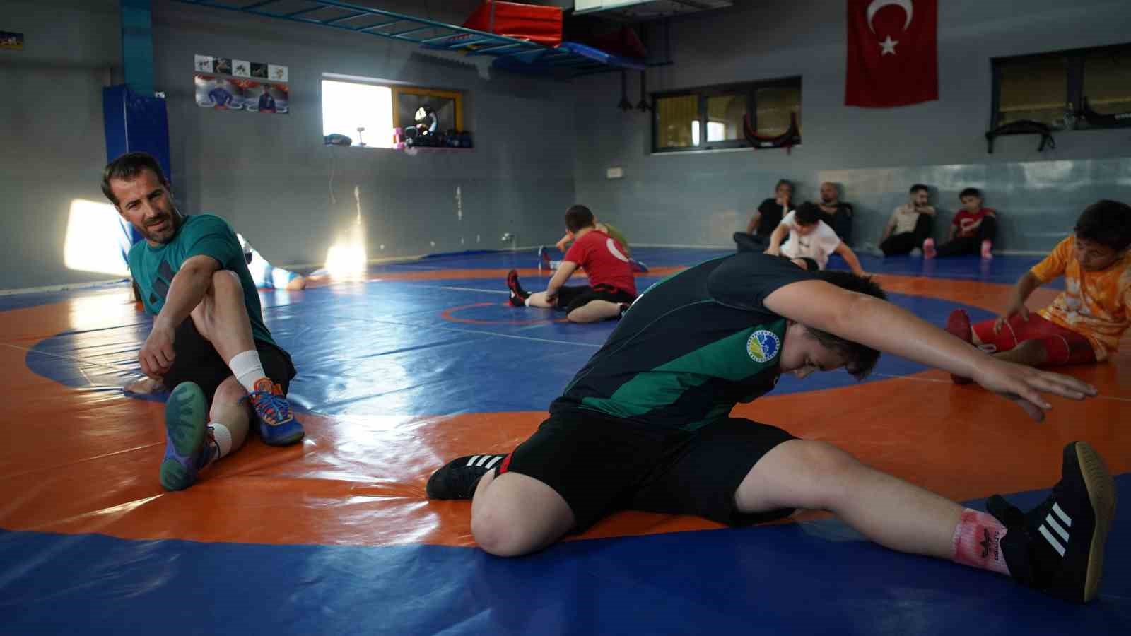 Enkaz altından dünya şampiyonluğuna 7 enkaz altindan dunya sampiyonluguna 3 1liR4uNE