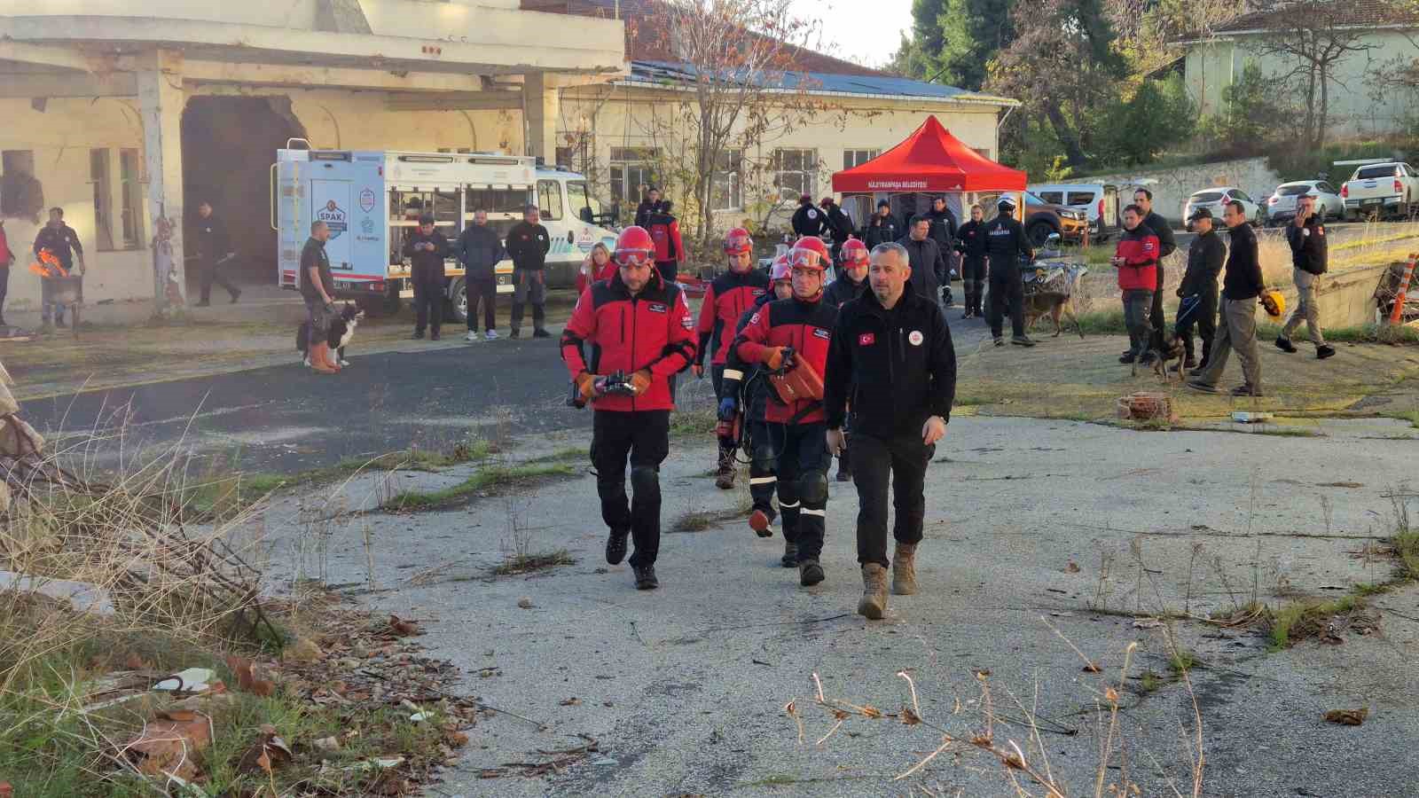 enkazda yarali aradilar tekirdagda deprem tatbikati 3 dQMGJagr