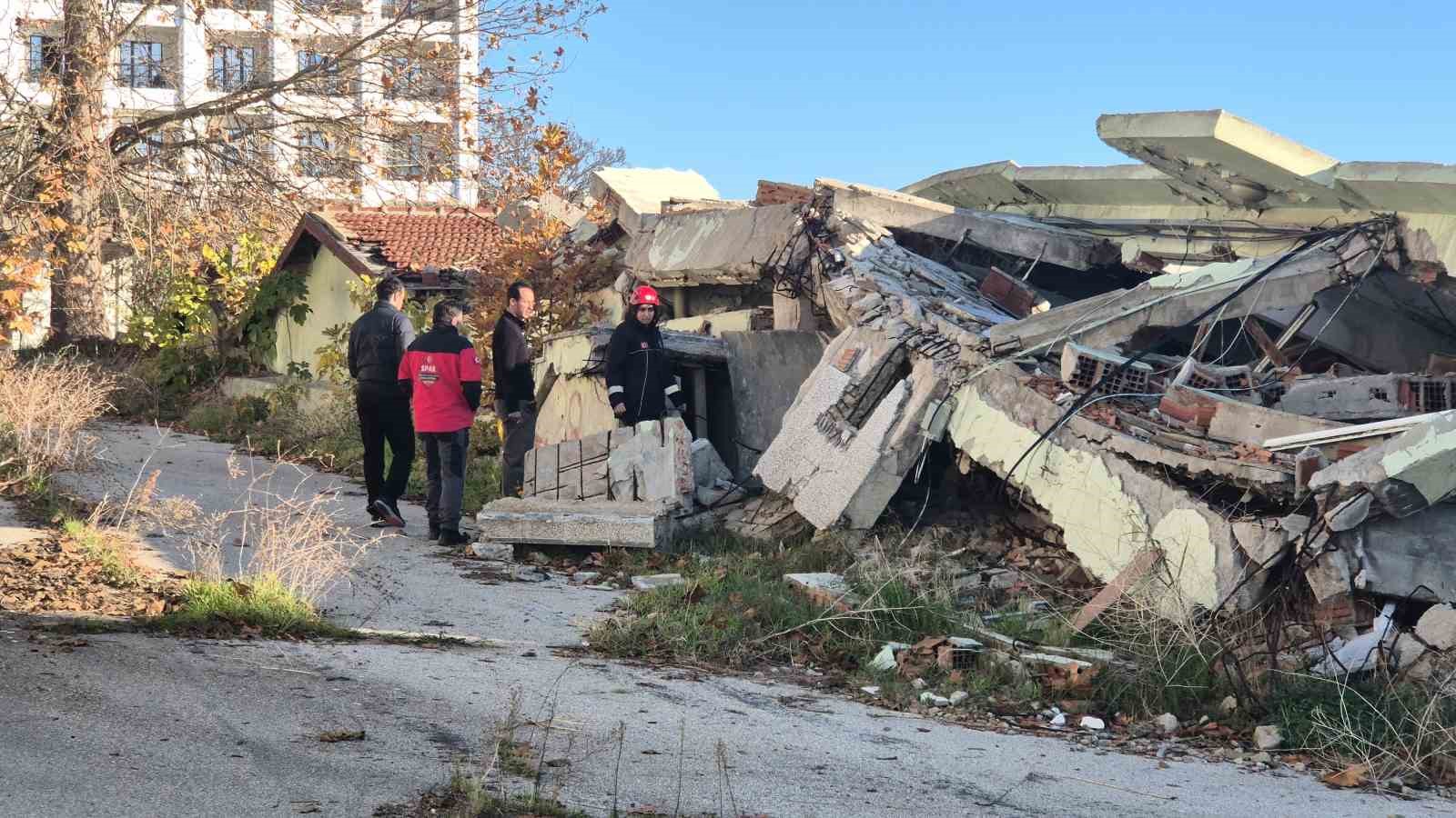 enkazda yarali aradilar tekirdagda deprem tatbikati 6 MjH9nfbM