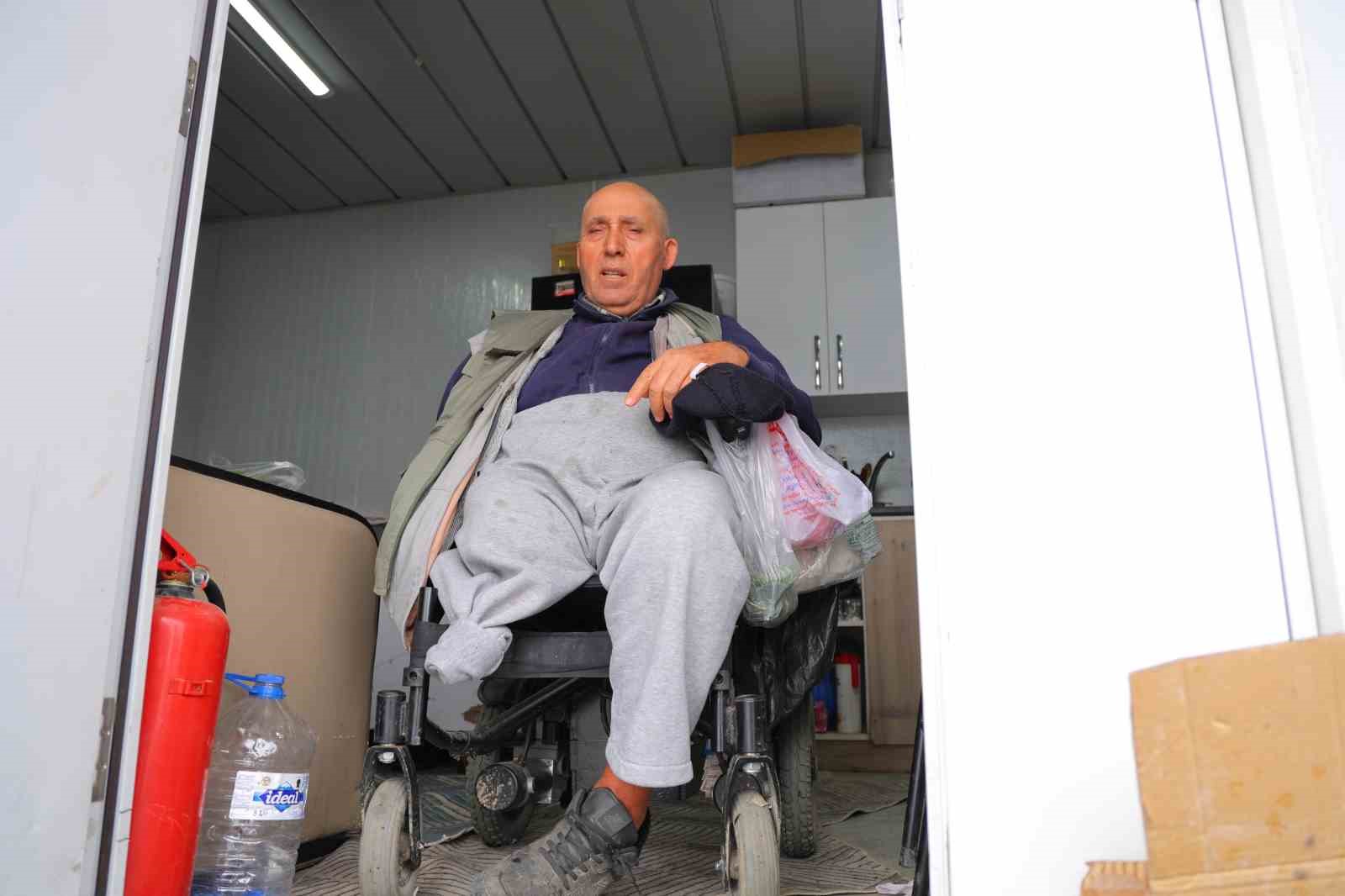 enkazdan 6 gun sonra kurtuldu kolunu ve bacagini kaybetti 0 Rn7bljcU