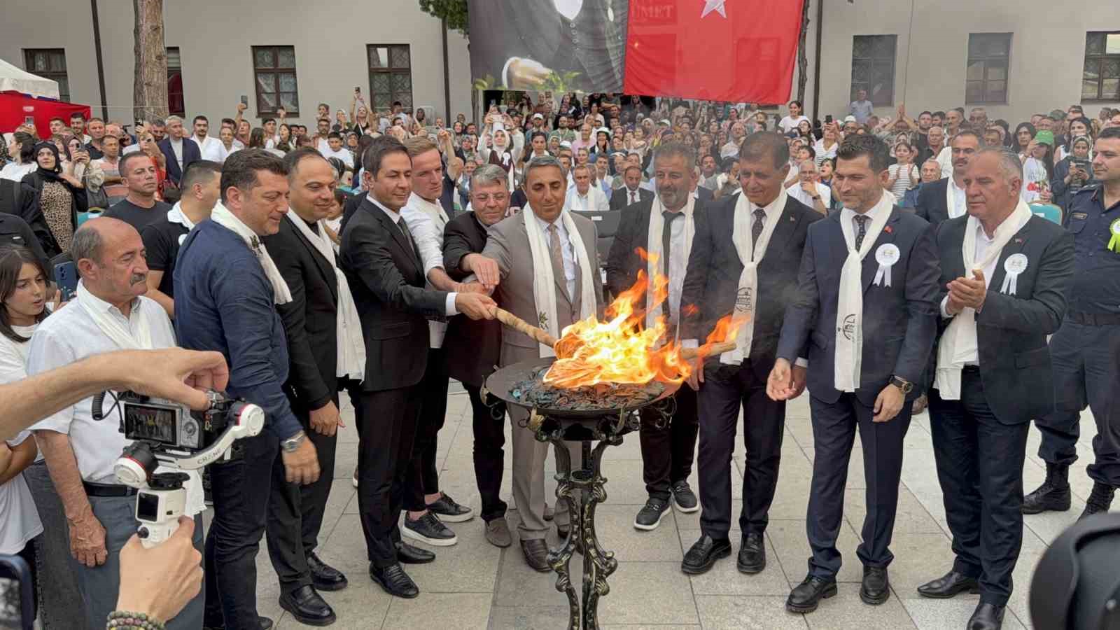 Erbaa Belediyesi’nden Narince yaprağıyla rekorluk lezzet 5 erbaa belediyesinden narince yapragiyla rekorluk lezzet 1 Nap8ATLi