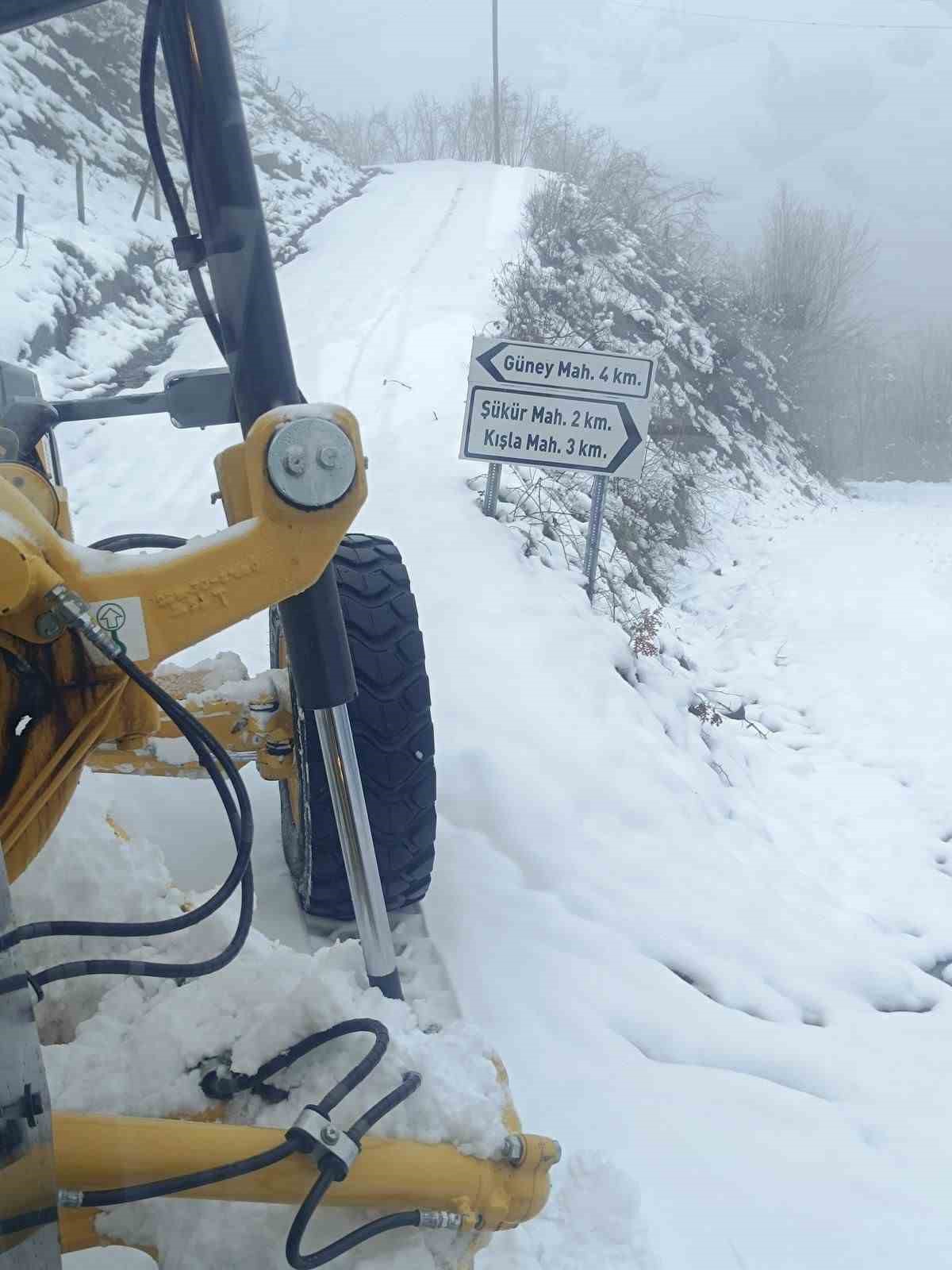 erbaada kapanan koy yolu ekiplerin calismasiyla acildi 2 l5ntDcQE