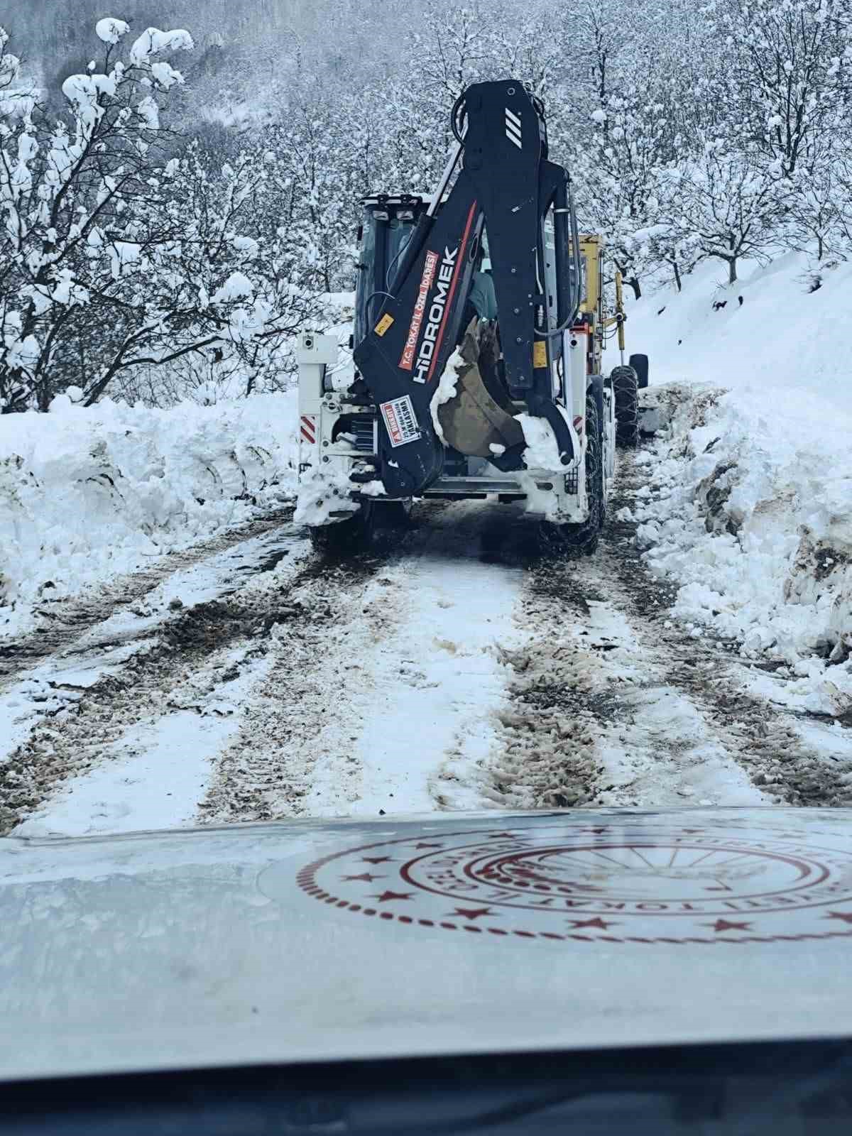 erbaada kapanan koy yolu ekiplerin calismasiyla acildi 3 kPmvralg