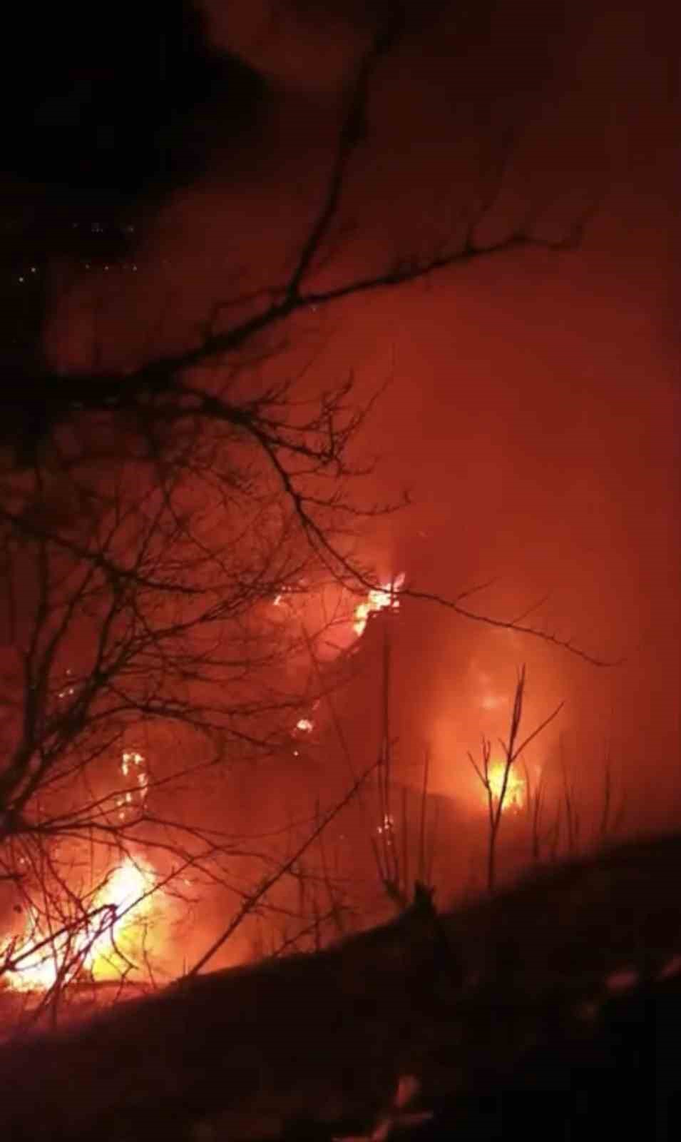 erbaada mustakil ev cikan yanginda kule dondu yanan evden son anda ciktilar 1 6YIznlKK