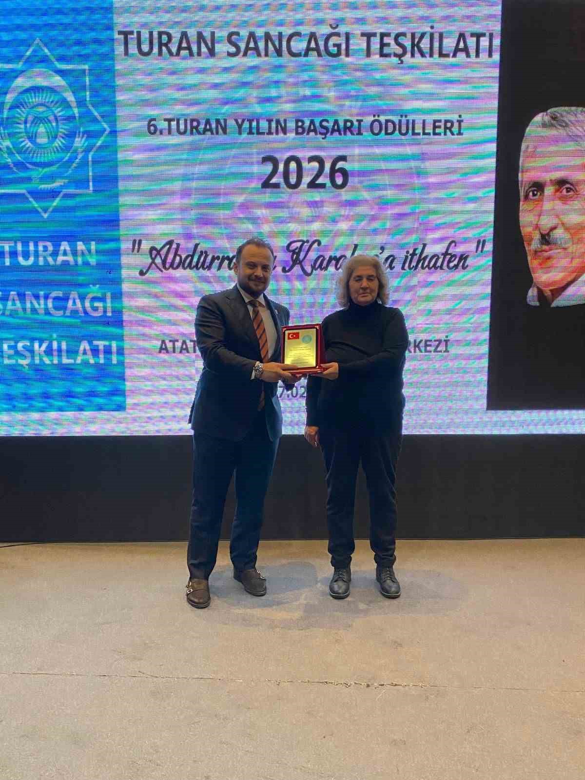 ercan ozel yilin en basarili belediye baskani secildi 2 h8jPzCM3
