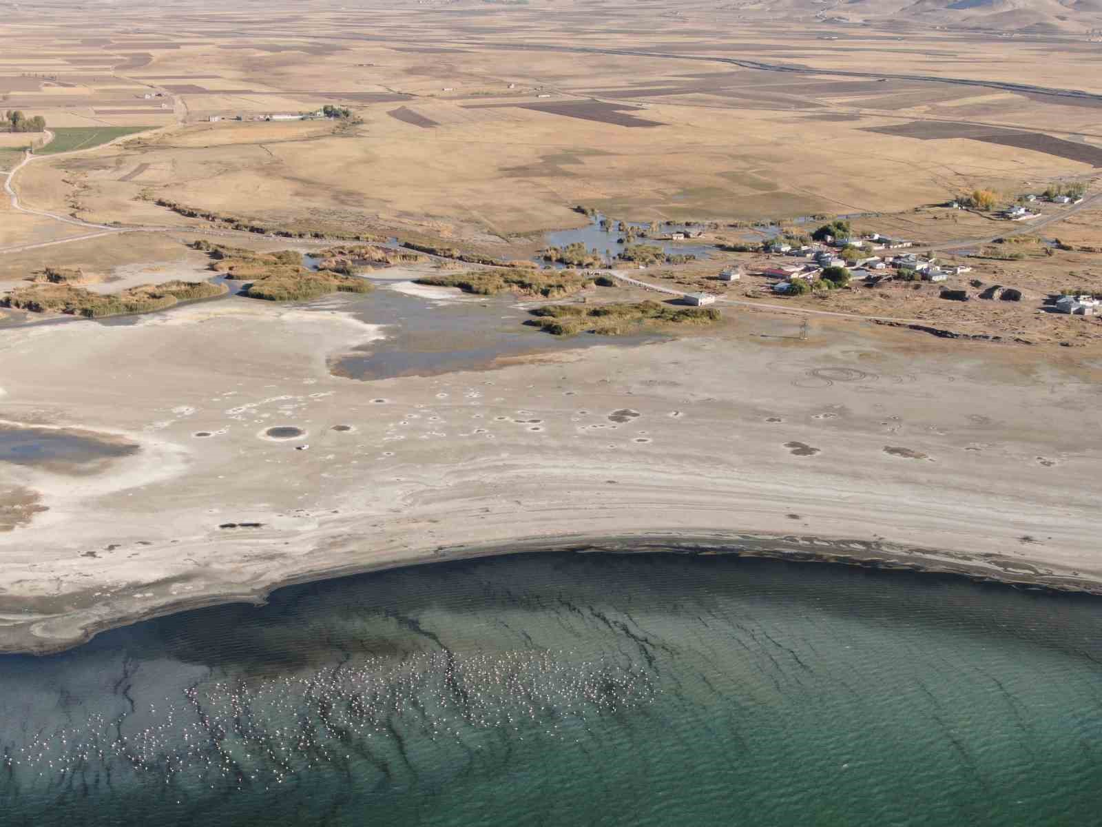 ercek golunde su seviyesi gozle gorulur sekilde azaldi 1 BzBG3TYO