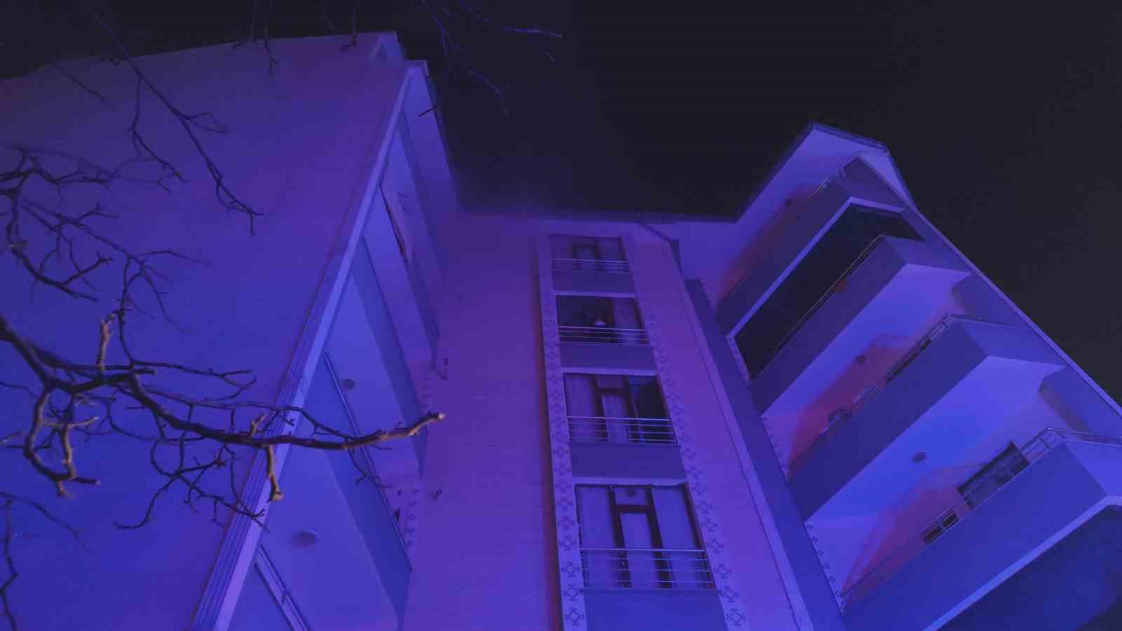 erciste apartmanda yangin 15 kisi dumandan etkilendi 0 aHfQfUhW