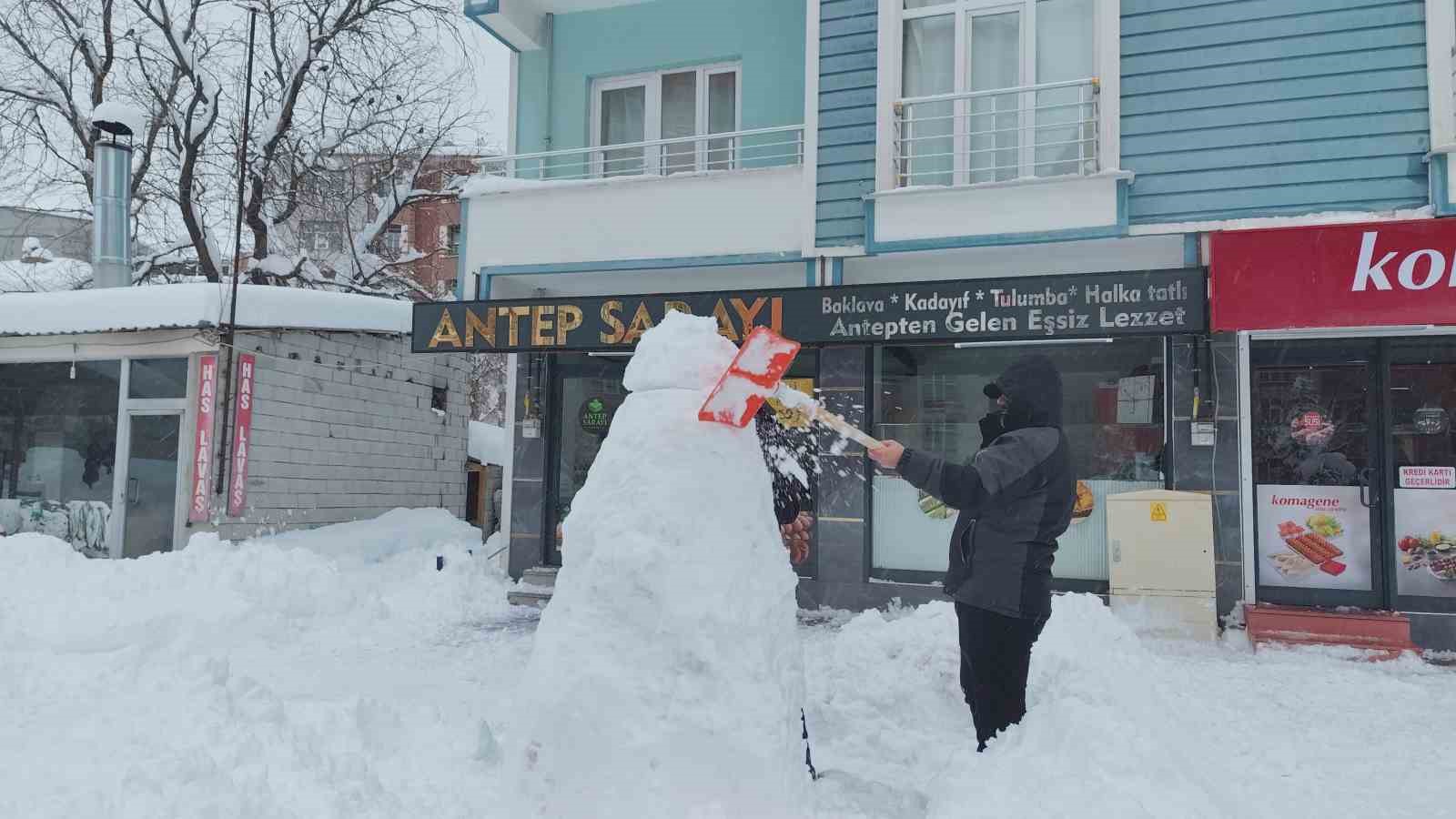 erciste bos kalan esnaf kardan adam yapti 4 O1MTurRL