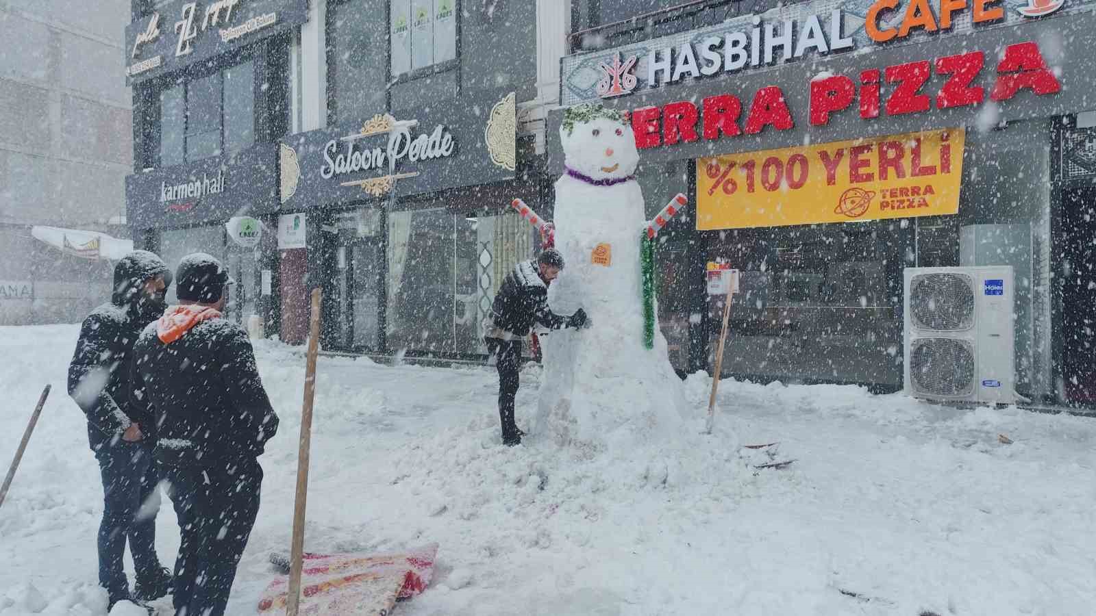 erciste bos kalan esnaf kardan adam yapti 5 mCEus9EO