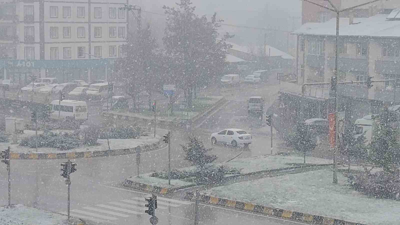 erciste nisan ayinda kar yagisi 8 uZitiOw1