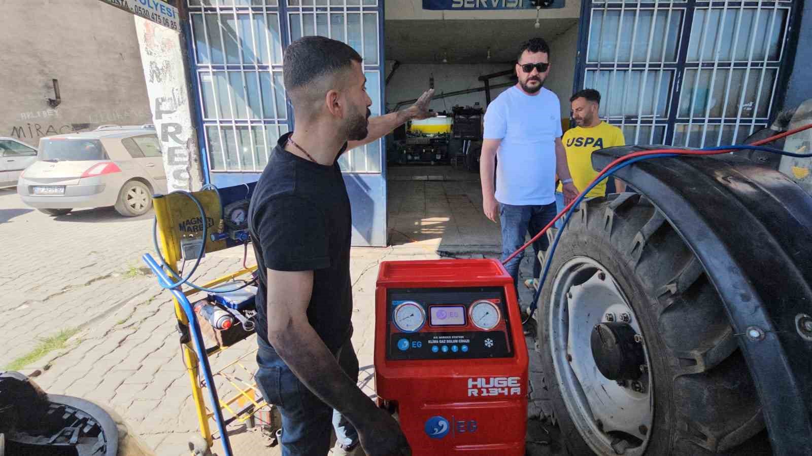Erciş’te sıcak hava etkisini gösterdi, sürücüler klima için sanayiye akın etti 4 erciste sicak hava etkisini gosterdi suruculer klima icin sanayiye akin etti 0 sDe3T6lp