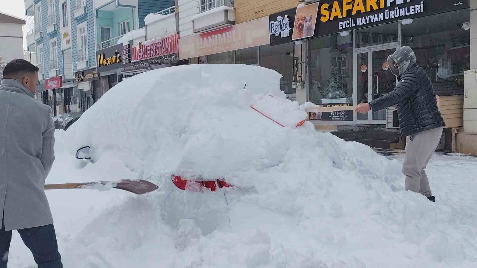 erciste yogun kar yagisi hayati felc etti 8 SElHmlPX