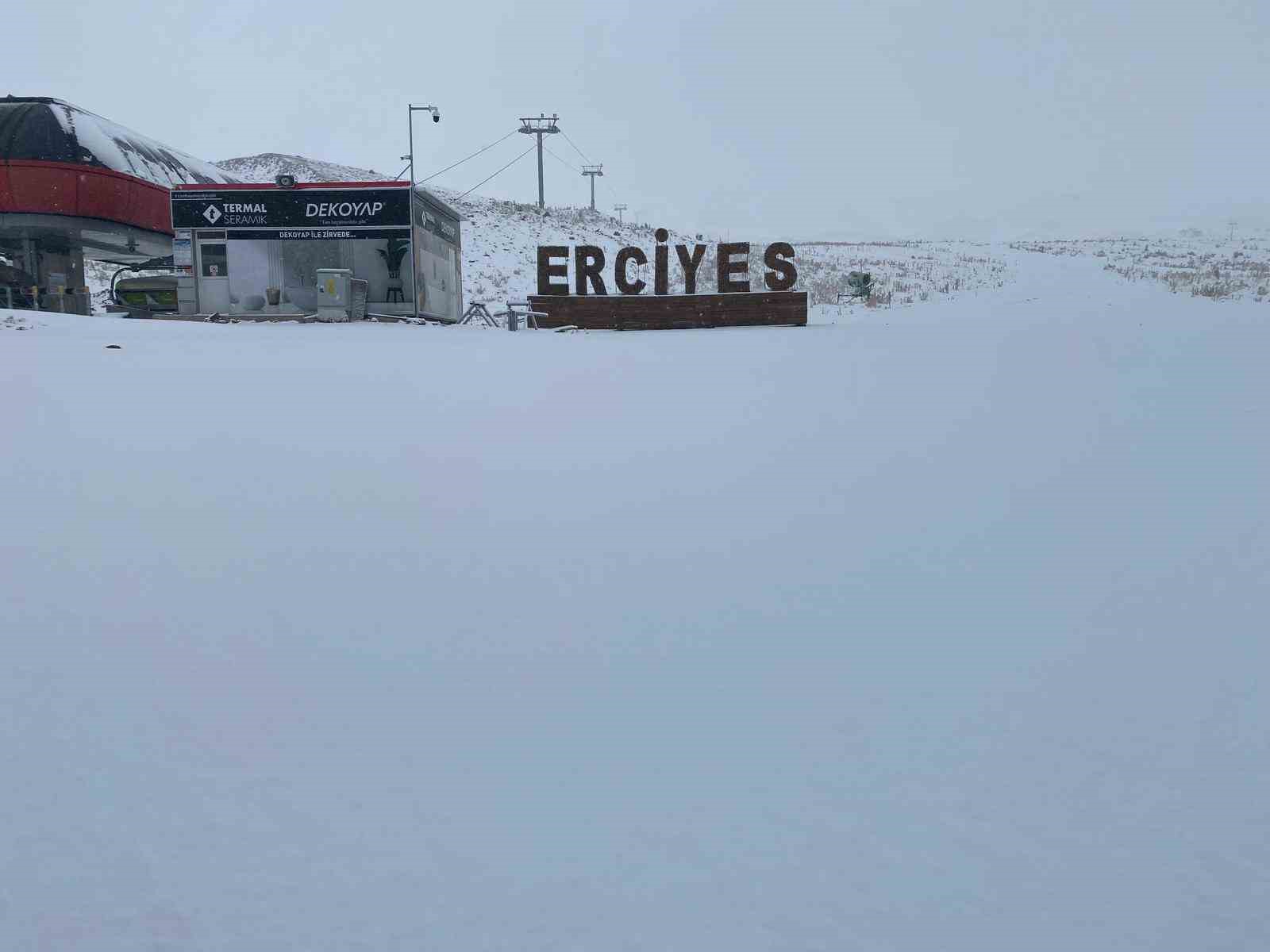 erciyes gune beyaz ortuyle uyandi 0