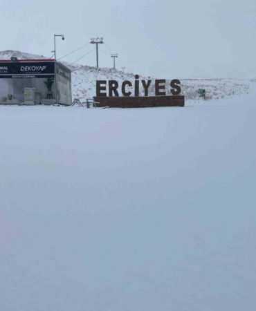 erciyes-gune-beyaz-ortuyle-uyandi-lG2q9pmV.jpg