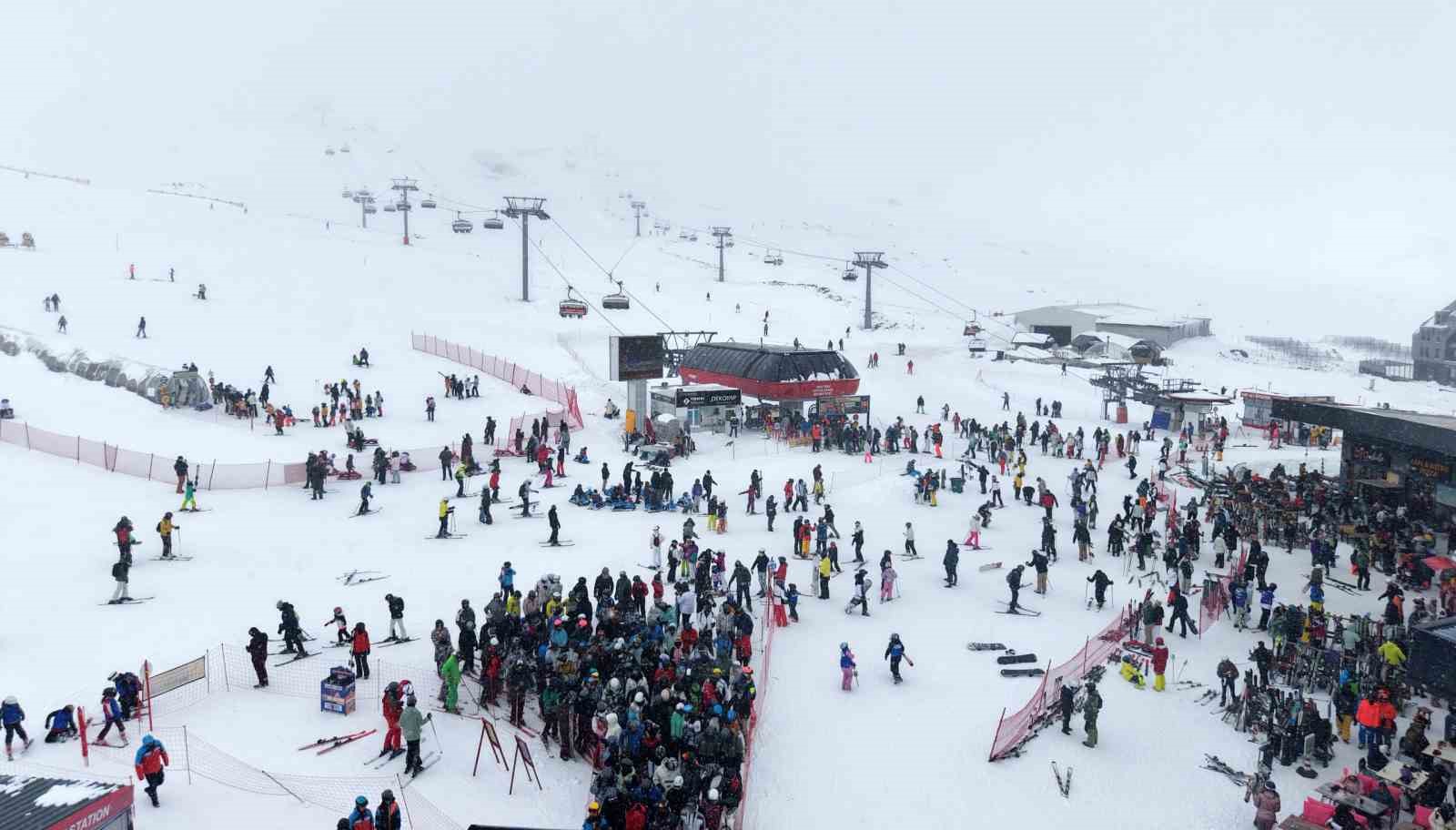 erciyes somestirin ilk hafta sonunda 250 bin kisiyi agirladi 5 kwPk4eeJ