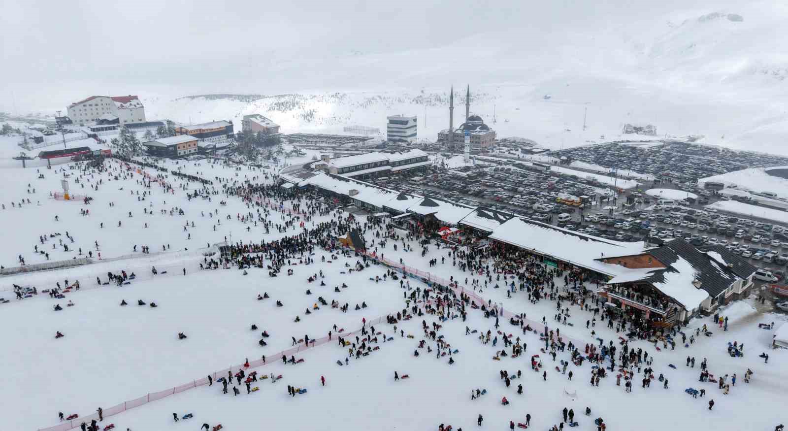 erciyes somestirin ilk hafta sonunda 250 bin kisiyi agirladi 9 yUDayz9T