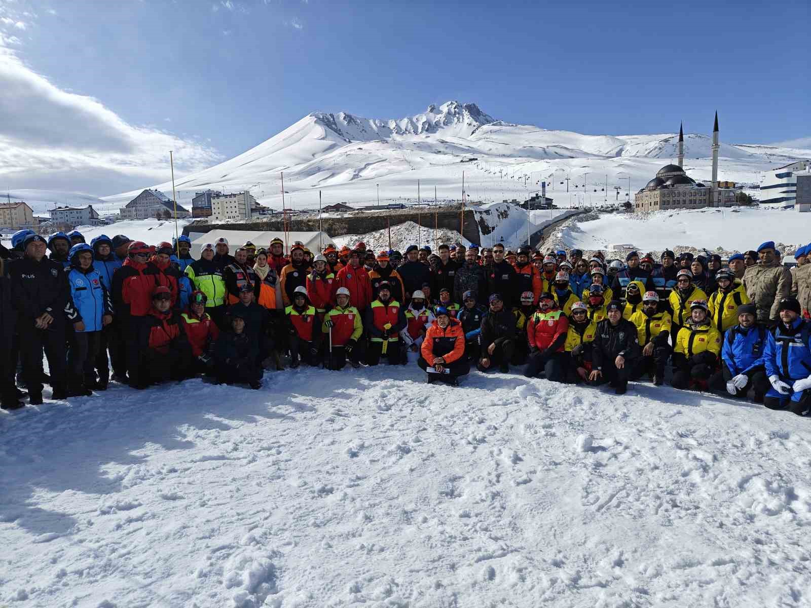erciyeste gercegi aratmayan cig tatbikati 7