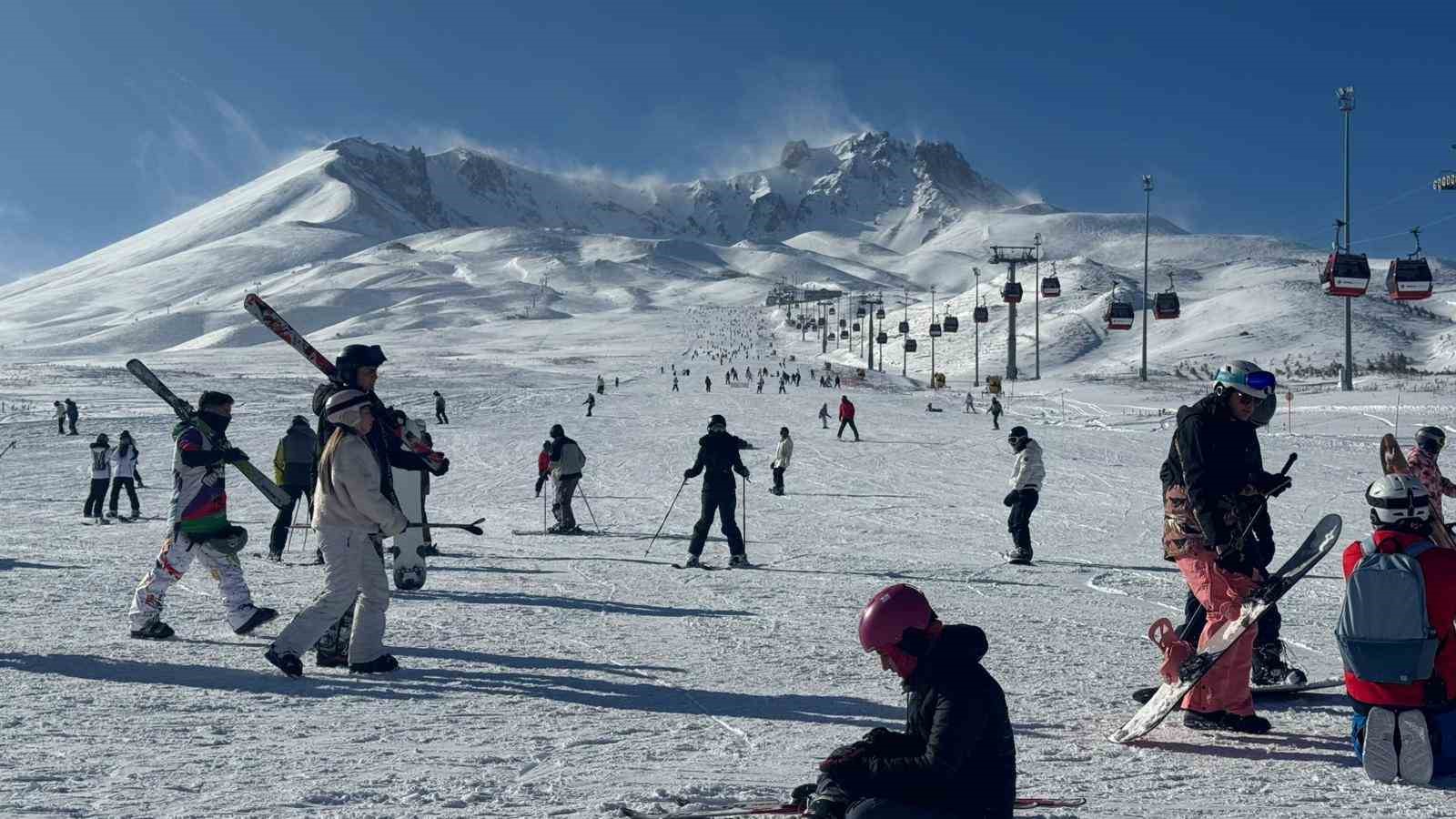 erciyeste hafta sonu pistler kayak severlerle doldu 7