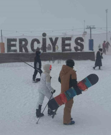 erciyeste-kar-kalinligi-130-santime-ulasti-TTxHUYfb.jpg