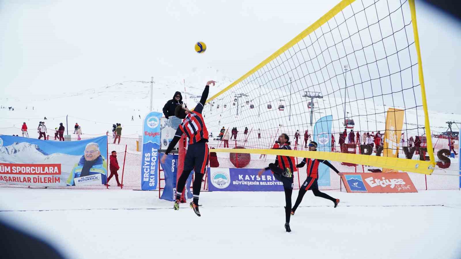 erciyeste kar voleybolu heyecani 3 tKUesqT2