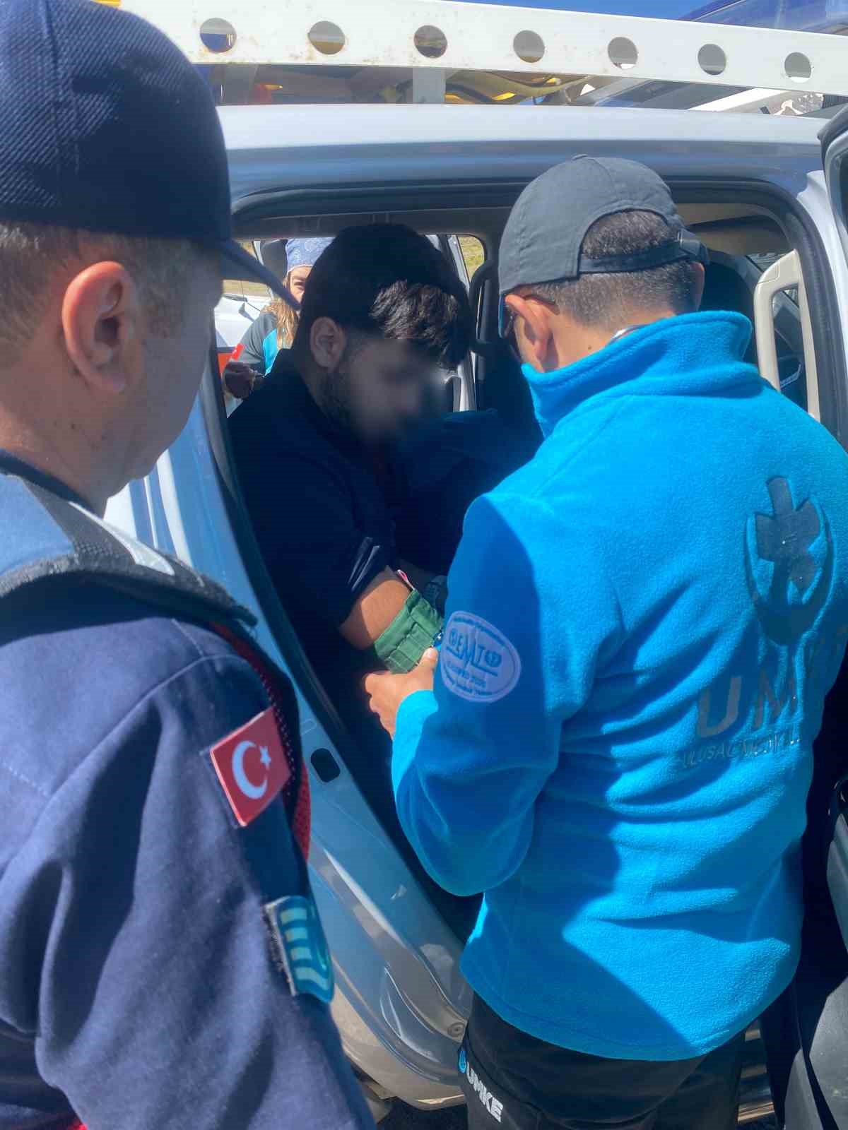 Erciyes’te rahatsızlanarak mahsur kalan 3 kişi kurtarıldı 6 erciyeste rahatsizlanarak mahsur kalan 3 kisi kurtarildi 2 KZzA4keP
