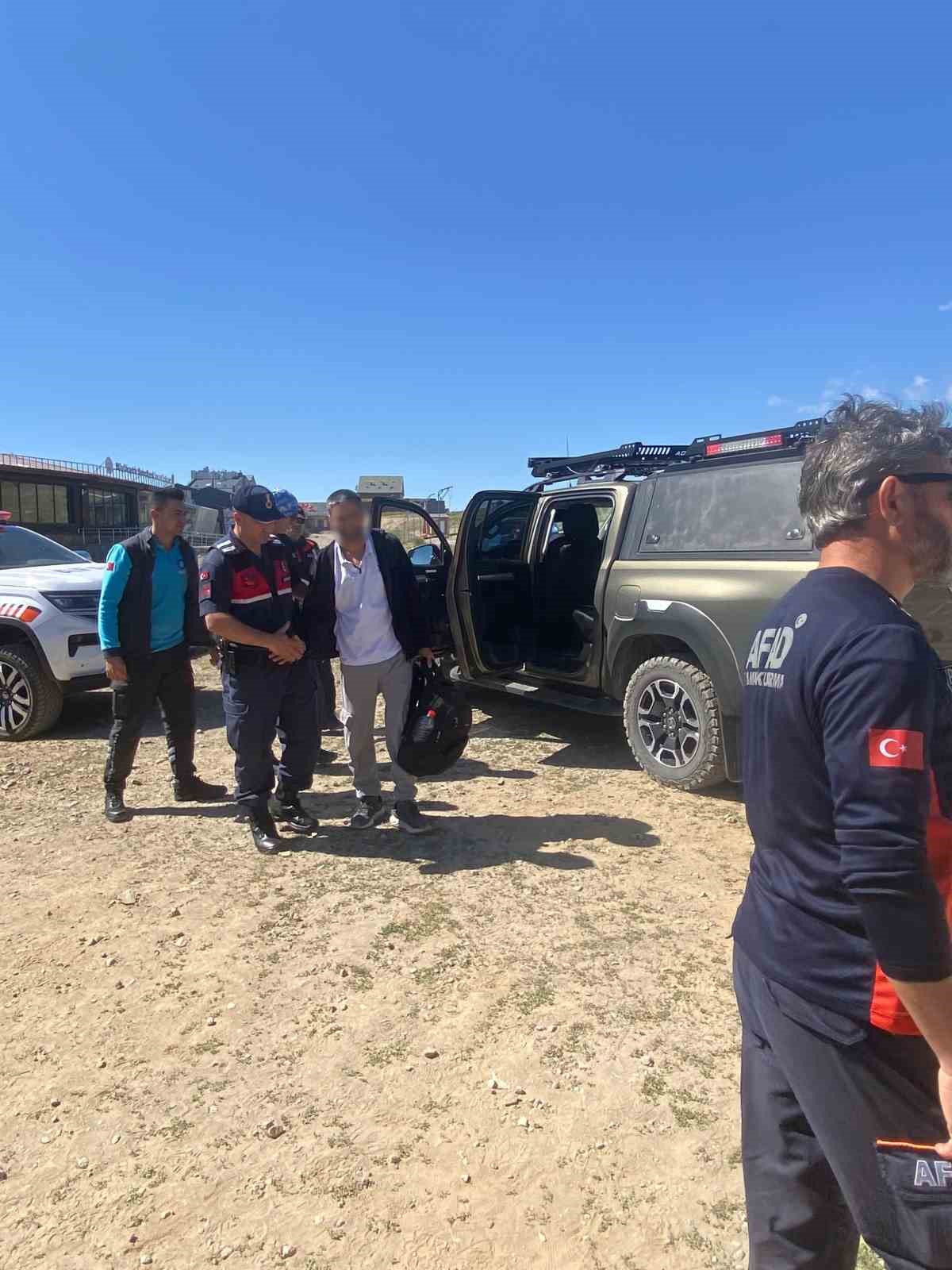 Erciyes’te rahatsızlanarak mahsur kalan 3 kişi kurtarıldı 7 erciyeste rahatsizlanarak mahsur kalan 3 kisi kurtarildi 3 qvmL9CQX