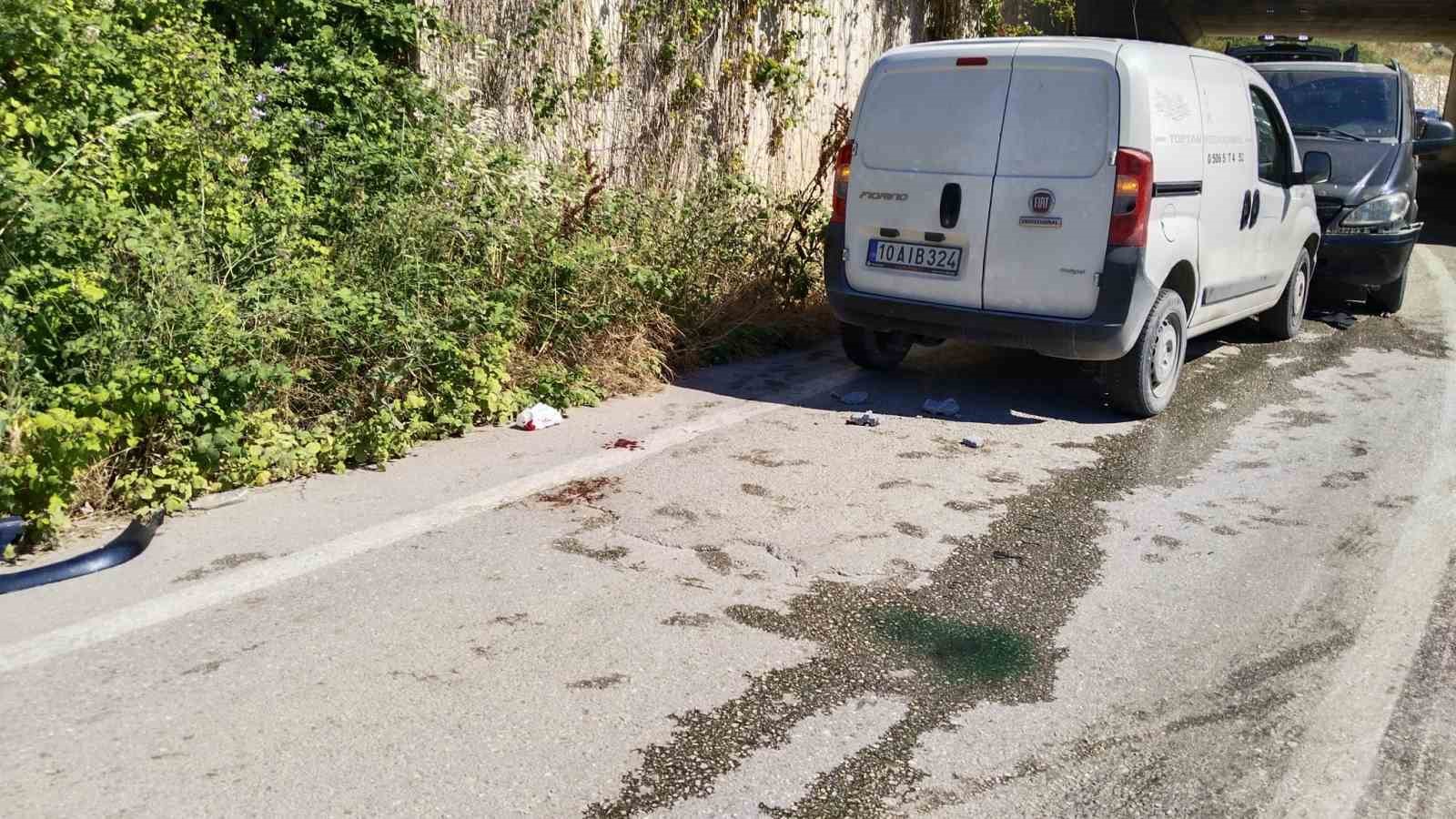 erdekte alt gecitte kaza 1 yarali 2 lAChEqK7