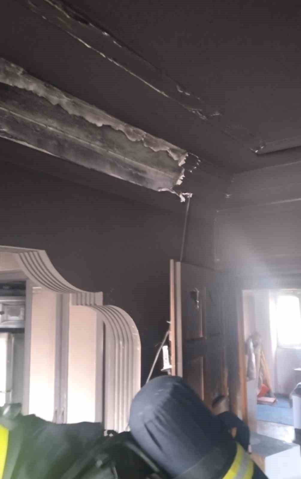 erdekte bir apartman dairesi alevlere teslim oldu 2 iBGMkusP