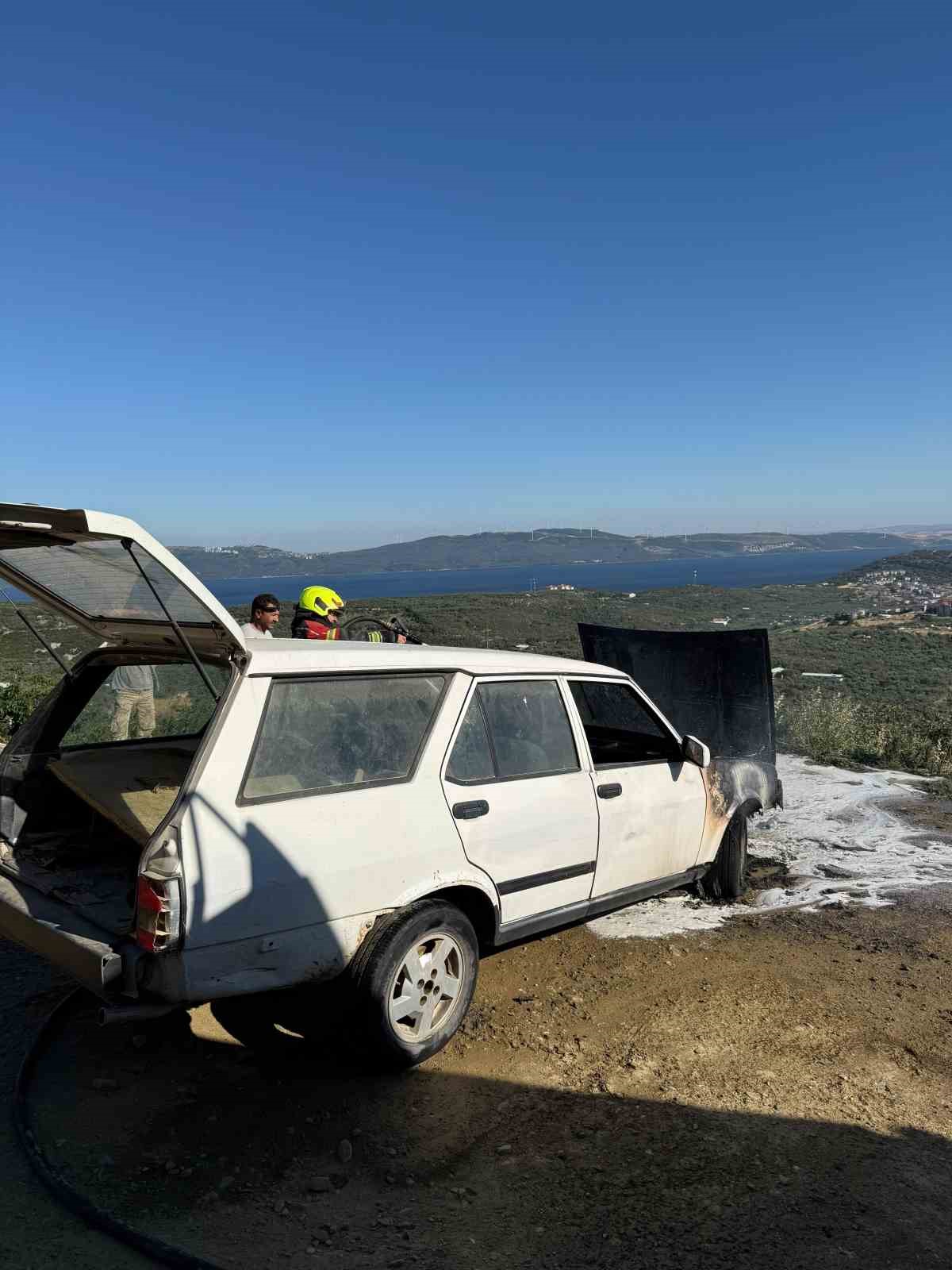 erdekte korkutan arac yangini 2 JFLDM8Jr