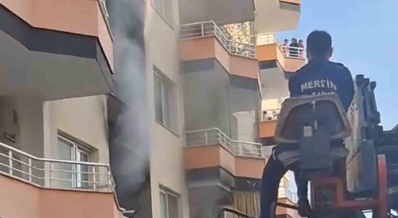 erdemlide bina yangini korkuttu 2 UOkt9FJB