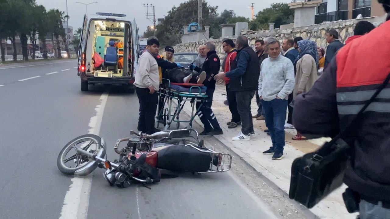erdemlide kamyonet ile motosiklet carpisti 1 yarali 0