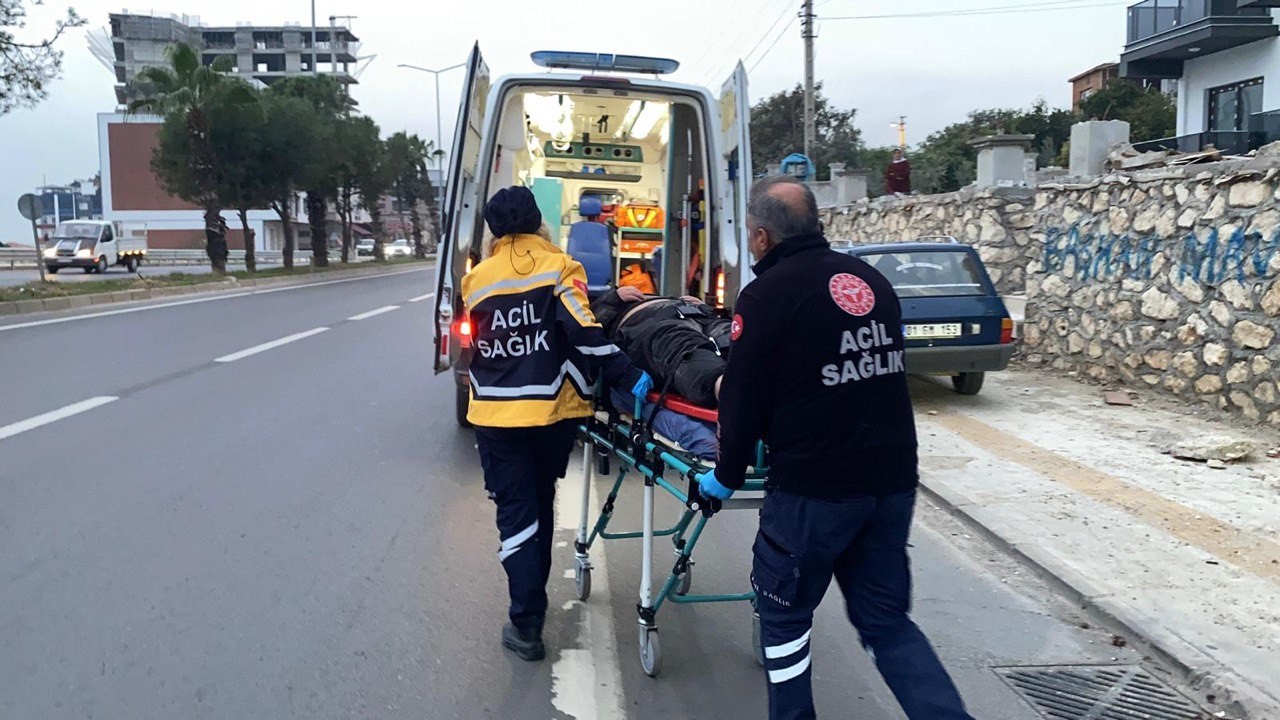 erdemlide kamyonet ile motosiklet carpisti 1 yarali 2 Z8jAX7am