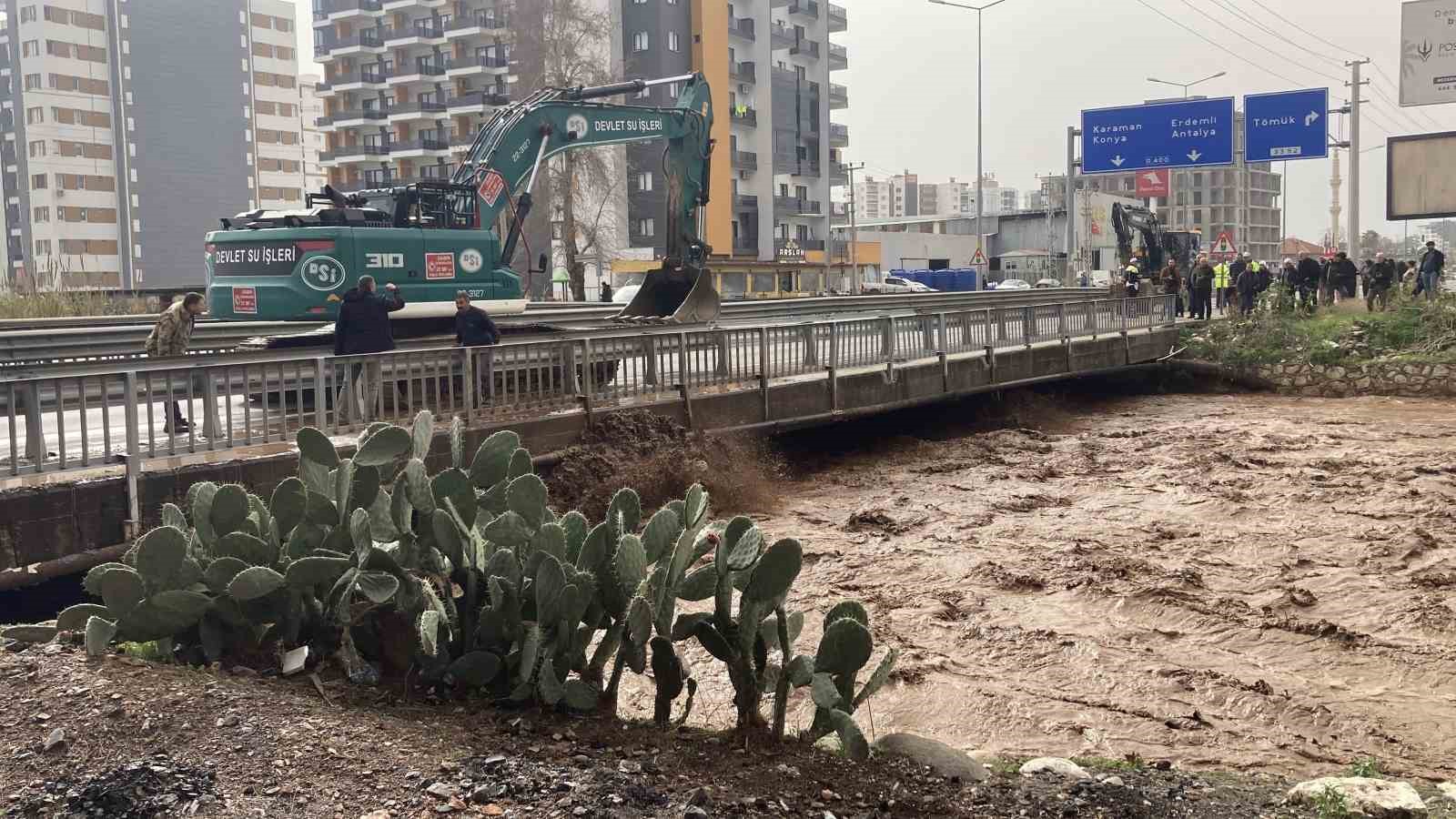 erdemlide siddetli yagis sele neden oldu 1 L5hUDSUK